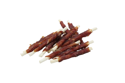 UniQ poslastice za pse, 500 g, pačetina obmotana oko štapića od sirove kože